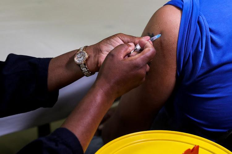 Covid vaccination slows down as new deadline looms Covid vaccination slows down as new deadline looms