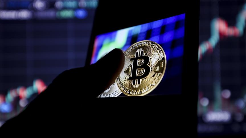 Bitcoin falls to 3-month low Bitcoin falls to 3-month low