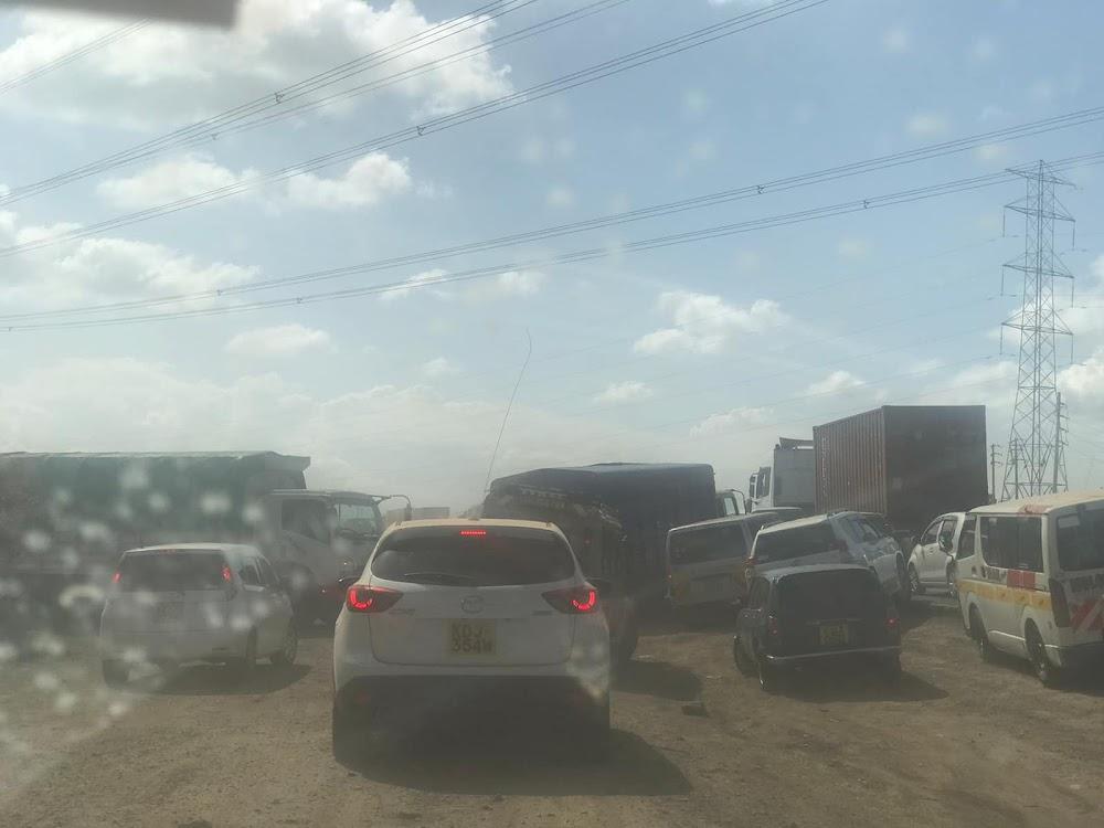 KeNHA urges courtesy as traffic builds on Nairobi-Nakuru route KeNHA urges courtesy as traffic builds on Nairobi-Nakuru route