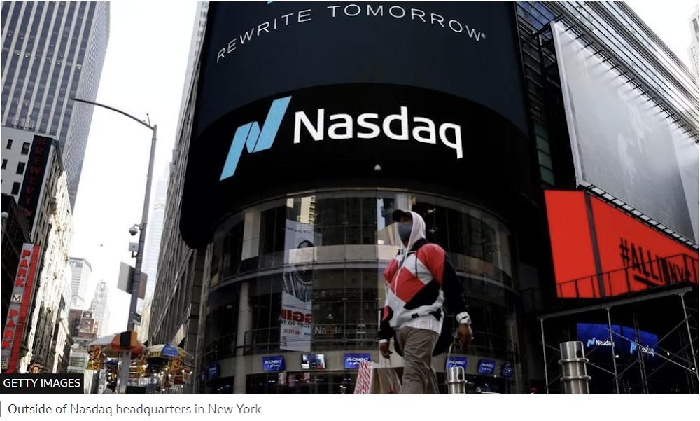 Apple and Tesla: Tech stocks tumble amid supply issues Apple and Tesla: Tech stocks tumble amid supply issues