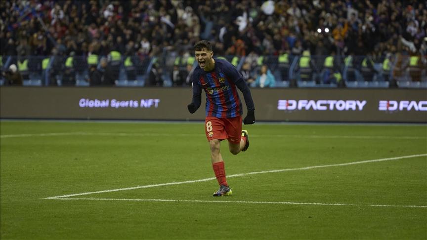 Spanish leaders Barcelona beat Real Betis 2-1 to extend point gap atop La Liga Spanish leaders Barcelona beat Real Betis 2-1 to extend point gap atop La Liga