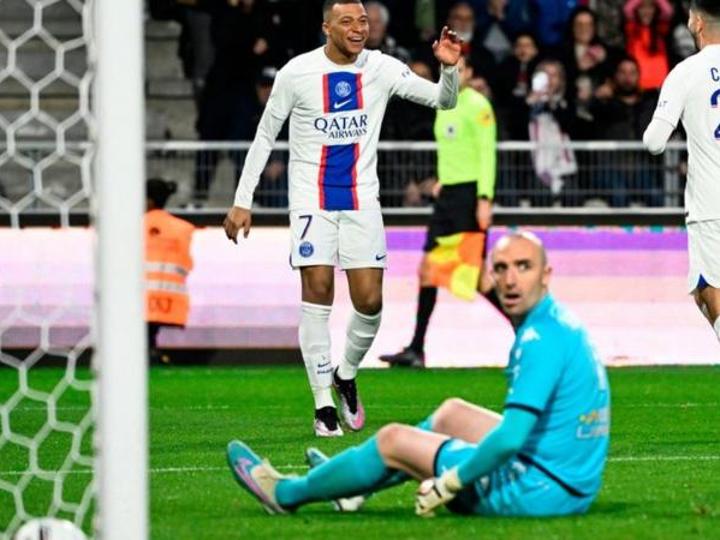 Mbappe scores twice as PSG move closer to title Mbappe scores twice as PSG move closer to title