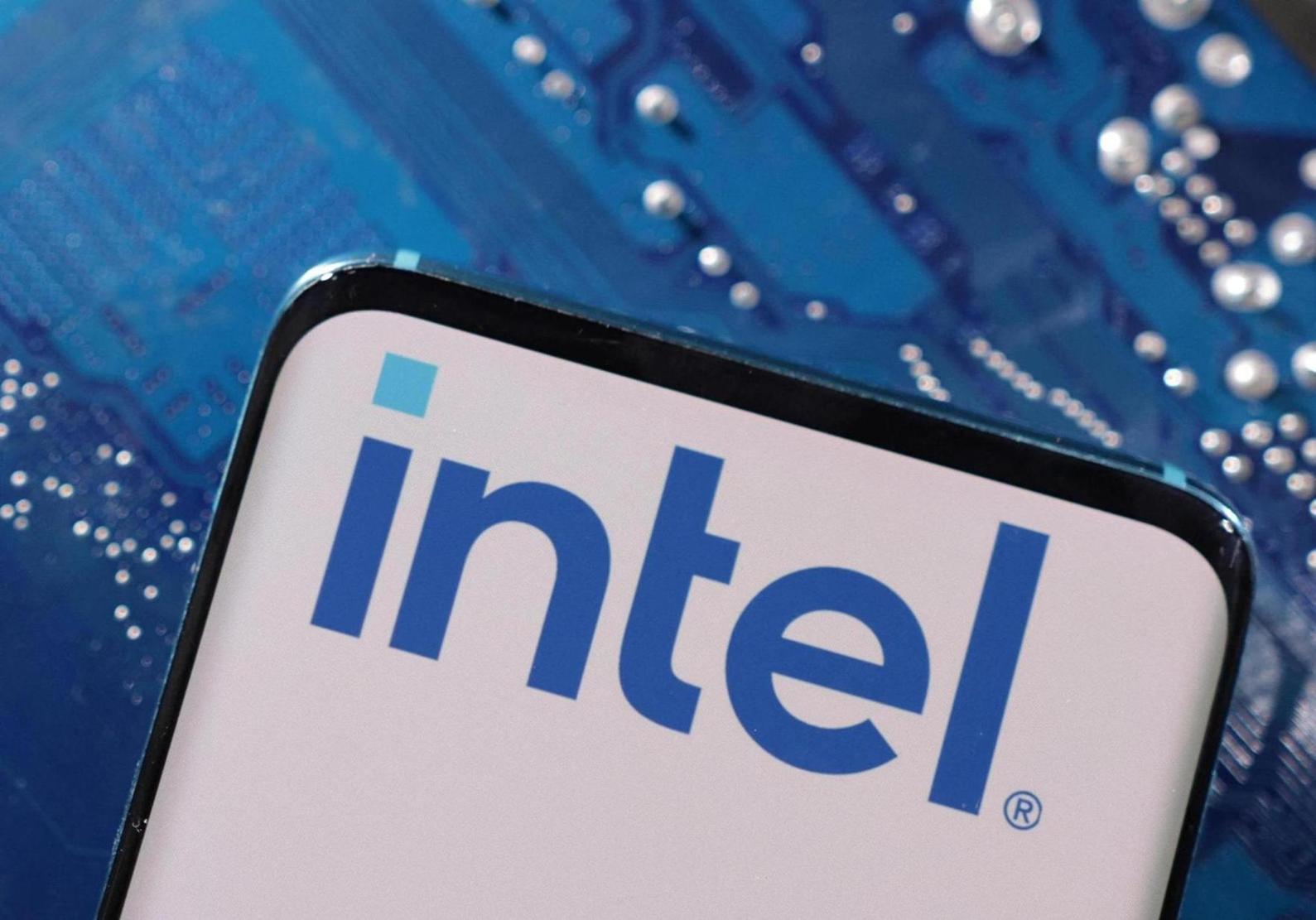 Intel hit with $400 million EU antitrust fine in decades-old case Intel hit with $400 million EU antitrust fine in decades-old case