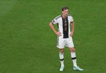 Bayern Munich midfielder Leon Goretzka undergoes surgery for fractured hand Bayern Munich midfielder Leon Goretzka undergoes surgery for fractured hand