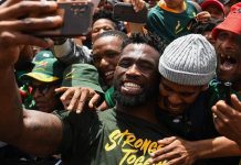 Springboks welcomed by proud Capetonian fans Springboks welcomed by proud Capetonian fans