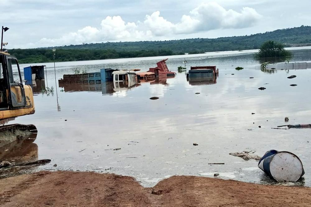 Stay away from Thwake Dam, police warn residents