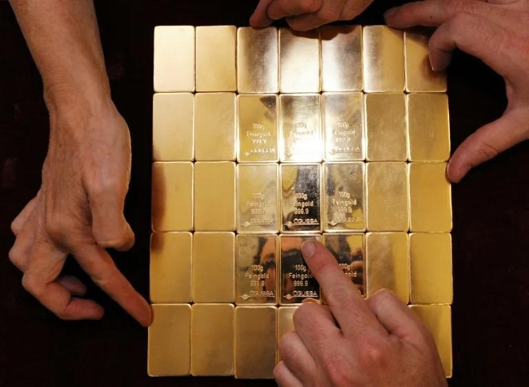 Gold hits record high as Iran shock triggers haven support Gold hits record high as Iran shock triggers haven support