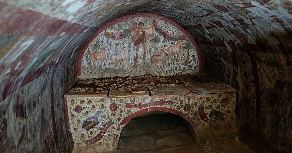 archaeologists uncover ancient Jesus fresco in tomb archaeologists uncover ancient Jesus fresco in tomb