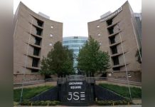 South Africa Private Sector Shrinks South Africa Private Sector Shrinks