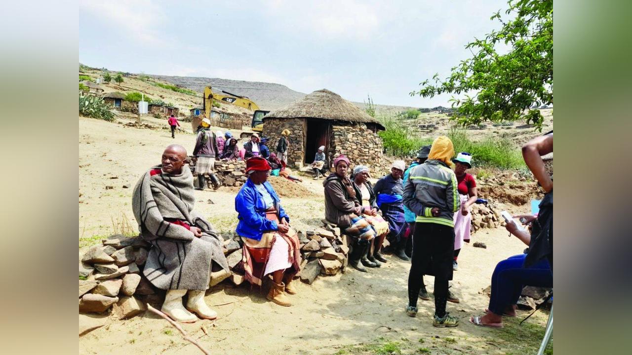Dearth of climate-resilient seed inhibits community Dearth of climate-resilient seed inhibits community