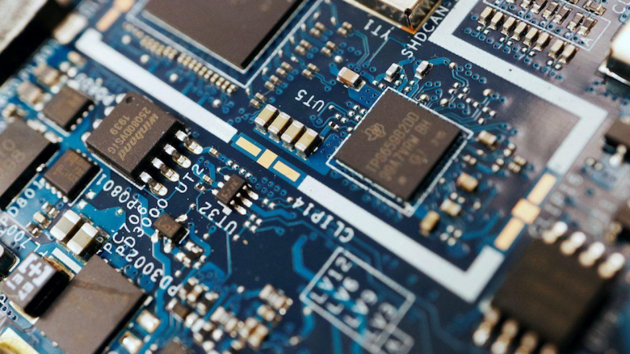 US Planning to Sanction Over 30 Chinese Chip Manufacturers
