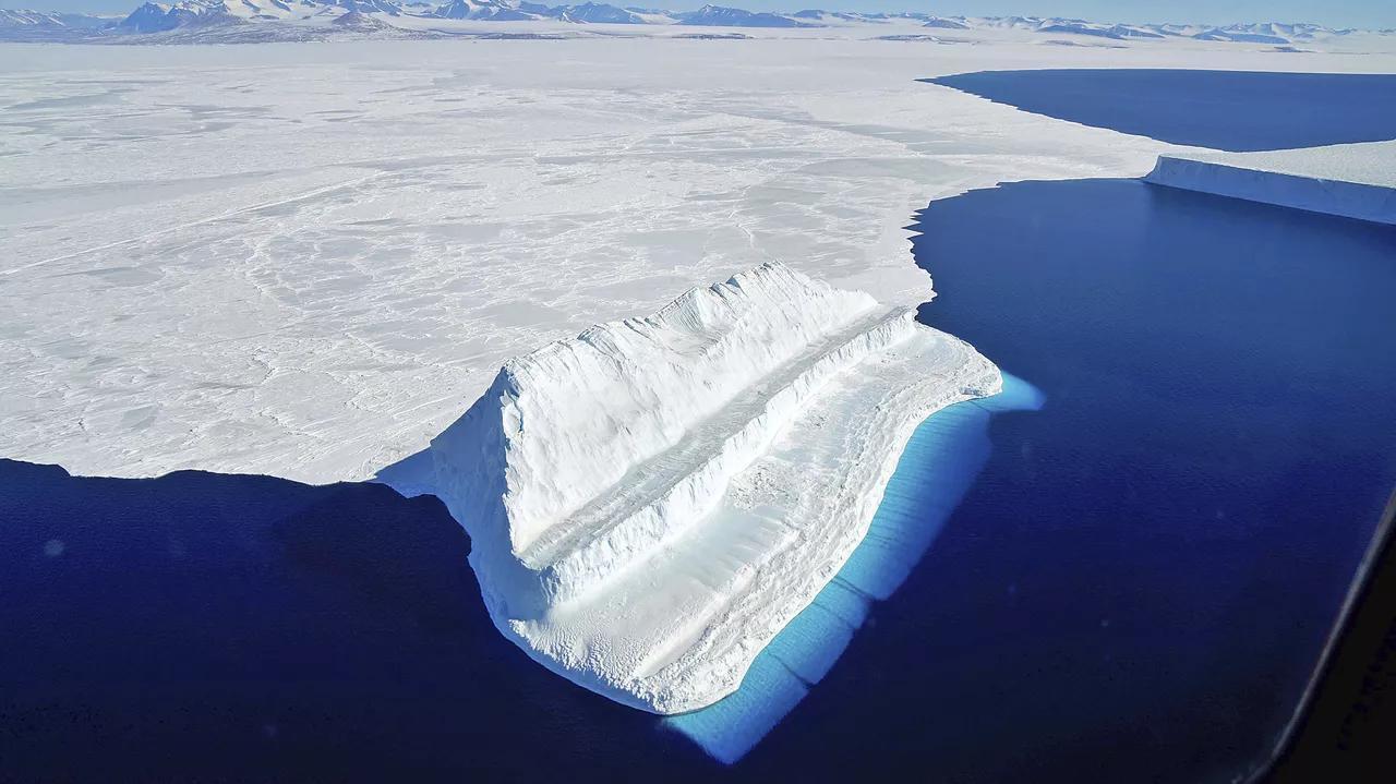 Antarctic Ice Shelf Grew by Over 5,000 Square Kilometers Over Last Decade