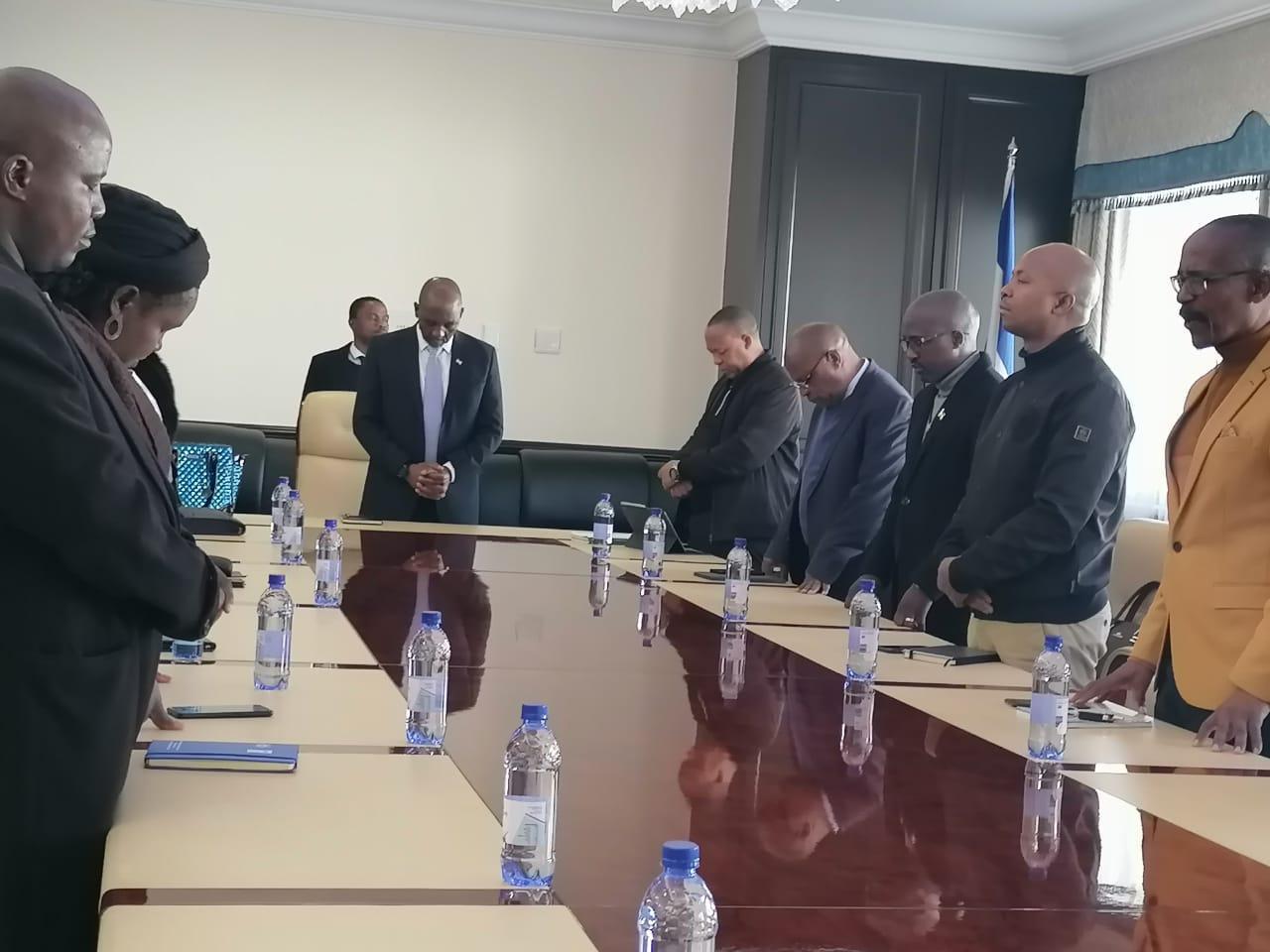 POLITICAL PARTY LEADERS SIGN AGREEMENT POLITICAL PARTY LEADERS SIGN AGREEMENT