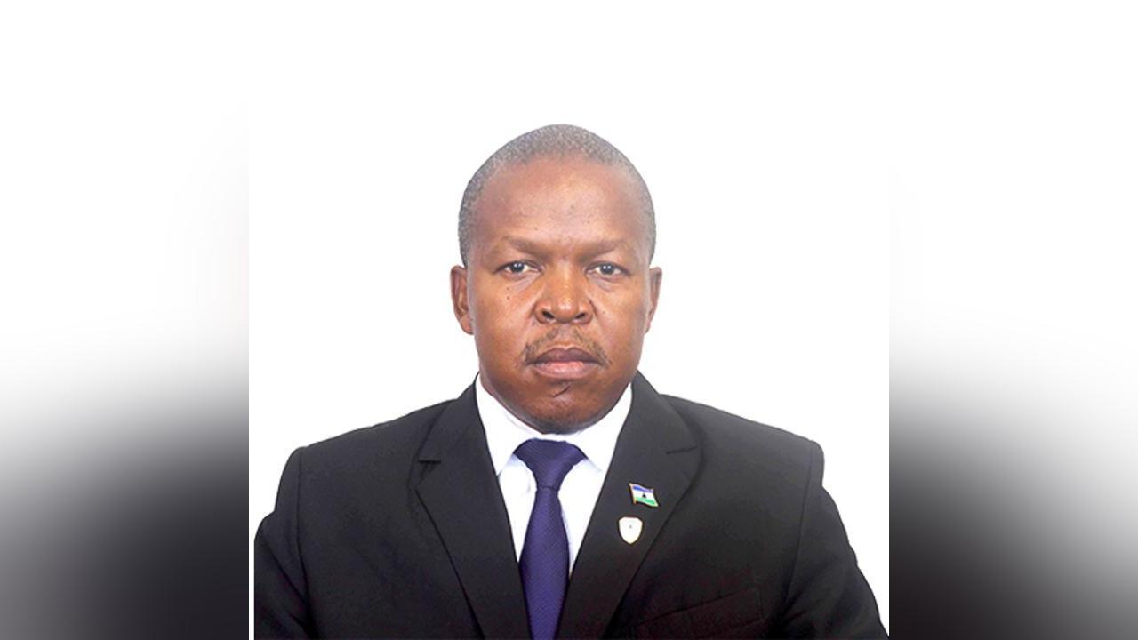 MINISTRY OF SOCIAL DEVELOPMENT OFFERS UNIFORM GRANT MINISTRY OF SOCIAL DEVELOPMENT OFFERS UNIFORM GRANT