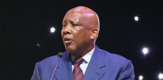 KING BESTOWED WITH PRESIDENTIAL AWARD KING BESTOWED WITH PRESIDENTIAL AWARD