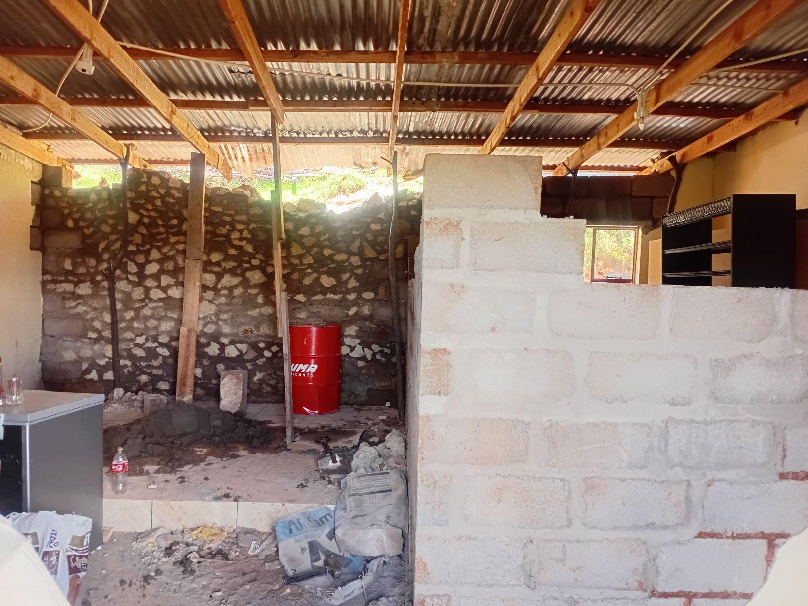 FAMILY LIVES IN FEAR OF ROLLING ROCKS FAMILY LIVES IN FEAR OF ROLLING ROCKS