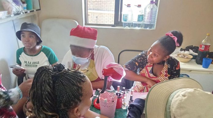 Business Booms in Various Sectors for Christmas Business Booms in Various Sectors for Christmas