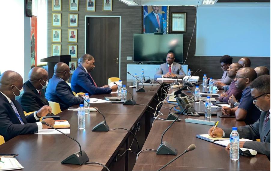 Central Bank of Liberia, Commercial Banks Sign MOU to Coordinate and Implement the Issuance of New Family of Liberian Dollar Banknotes Central Bank of Liberia, Commercial Banks Sign MOU to Coordinate and Implement the Issuance of New Family of Liberian Dollar Banknotes
