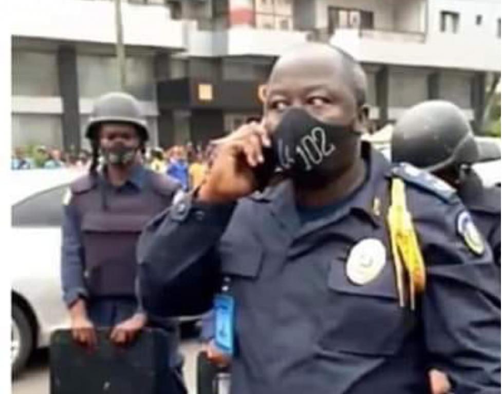 Liberia: Deputy Inspector of Police Allegedly Threatens Officer Augusta Tarwin to Drop Case against EPS Director Liberia: Deputy Inspector of Police Allegedly Threatens Officer Augusta Tarwin to Drop Case against EPS Director
