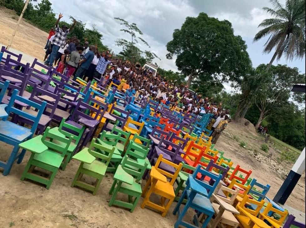 Bill Rogers Youth Foundation, Kutoa Afrika Foundation Donate 160 Armchairs to Konoquelleh Public School in Margibi County Bill Rogers Youth Foundation, Kutoa Afrika Foundation Donate 160 Armchairs to Konoquelleh Public School in Margibi County