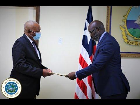 H.E. Dr. Weah received (LOC) from Ambassador of the Republic of Zimbabwe accredited to Liberia