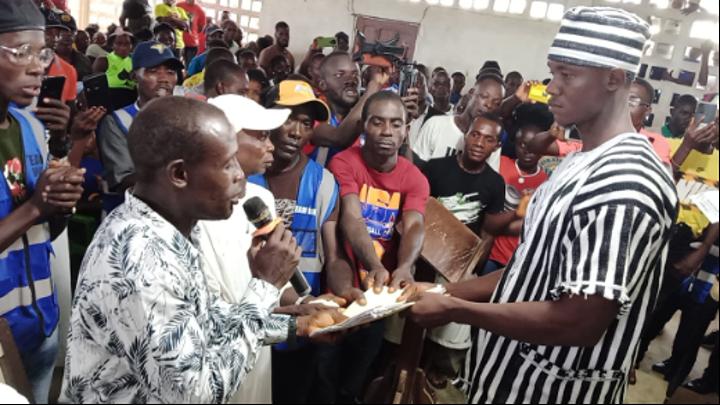Young People in Sinoe County Petition Mr. Tolbert Winston Doe to Replace Rep. Crayton Duncan as Representative Young People in Sinoe County Petition Mr. Tolbert Winston Doe to Replace Rep. Crayton Duncan as Representative