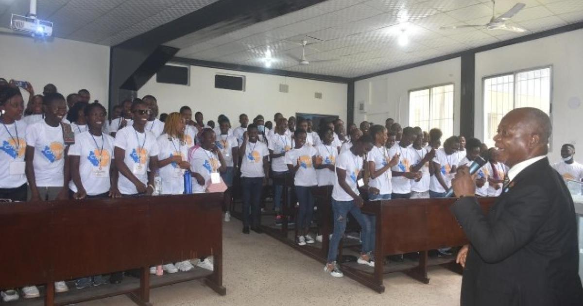 Liberia: Camp xSEL Graduates 100 Science Students