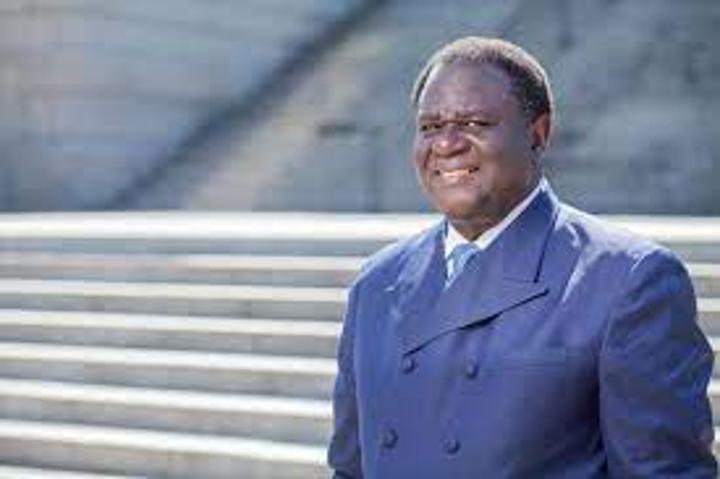 Dr. Green challenges graduates to remain steadfast Dr. Green challenges graduates to remain steadfast