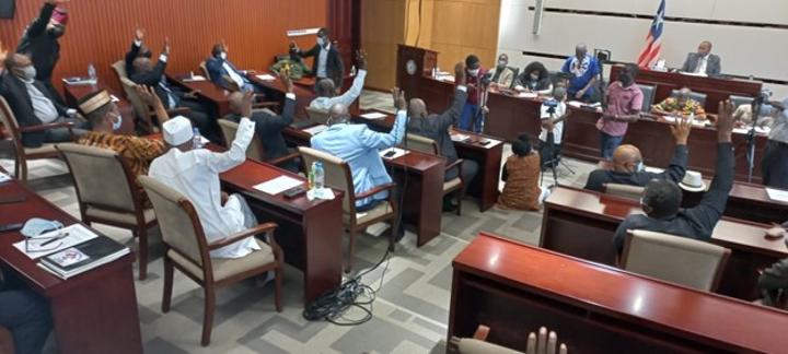 Liberia: “Senators Should Be Allowed To Carry Pistols” – Sen. Prince Y. Johnson Recommends Liberia: “Senators Should Be Allowed To Carry Pistols” – Sen. Prince Y. Johnson Recommends