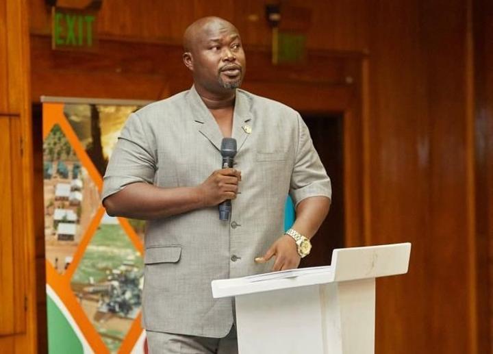 Liberia Chamber of Mines Moans for the Passage of Mineral and Mining Laws Liberia Chamber of Mines Moans for the Passage of Mineral and Mining Laws