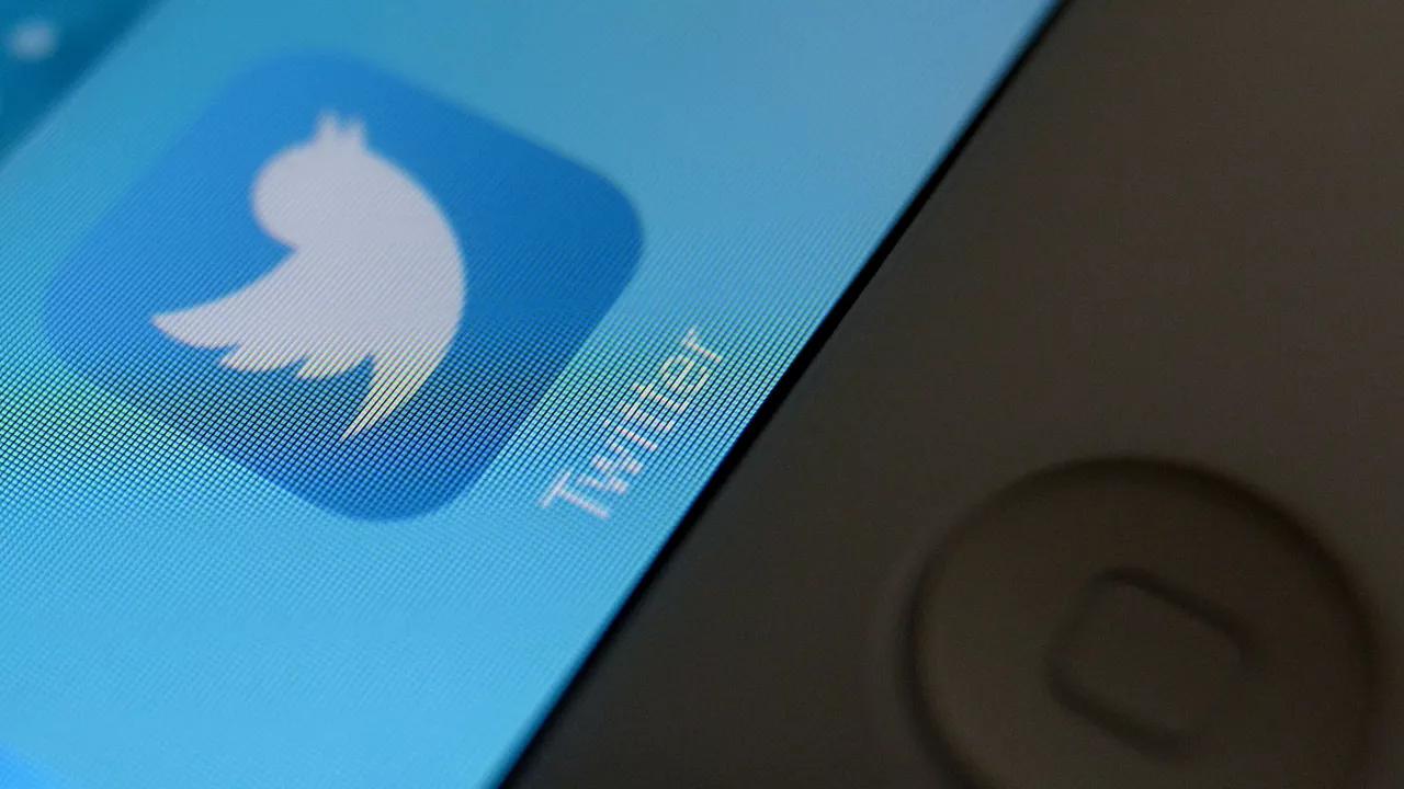 Former Executives Sue Twitter Over Unpaid Legal Fee Reimbursement - Reports Former Executives Sue Twitter Over Unpaid Legal Fee Reimbursement - Reports