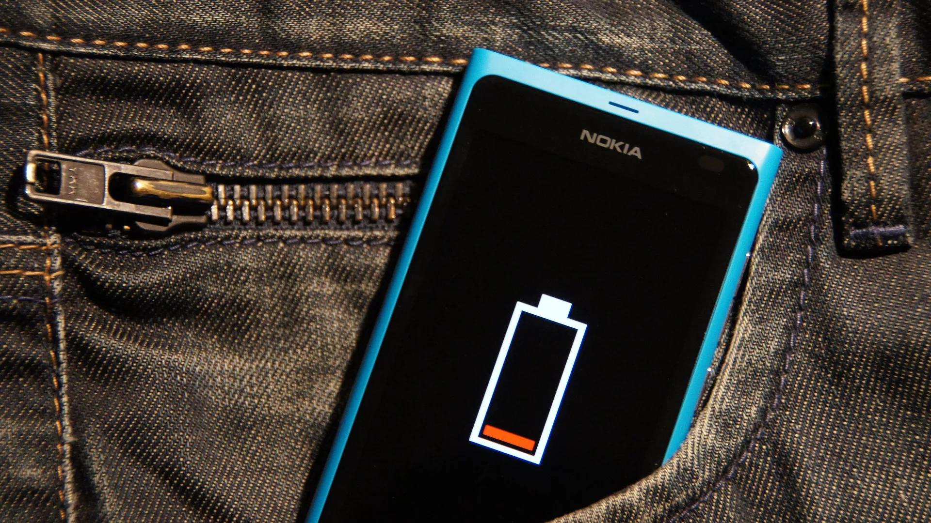 A Real Energy Snack: Scientists Create Fully Edible, Dissolvable Battery for Medical Devices A Real Energy Snack: Scientists Create Fully Edible, Dissolvable Battery for Medical Devices