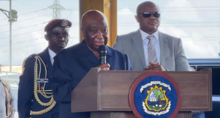 Citizens Decry Hardship and Unemployment Amid Buses Citizens Decry Hardship and Unemployment Amid Buses