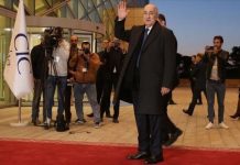 الجزائر تعلن استعدادها لاحتضان الحوار بين الأطراف الليبية رئيس الجمهورية الجزائرية، عبد المجيد تبون في مؤتمر برلين