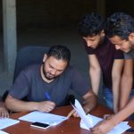 بلدية الأبيار تشرع في توزيع مساعدات غذائية على 246 عائلة نازحة