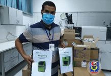 “طبرق الطبي” يتلقى جهازا للكشف عن كورونا