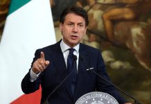 كونتي: اضطررت لزيارة حفتر للإفراج عن الصيادين ورفضت طلباته غير المقبولة كونتي: اضطررت لزيارة حفتر للإفراج عن الصيادين ورفضت طلباته غير المقبولة