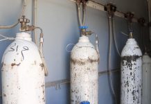 وُصول الأكسجين إلى قسم العزل بمركز طبرق الطبي وُصول الأكسجين إلى قسم العزل بمركز طبرق الطبي