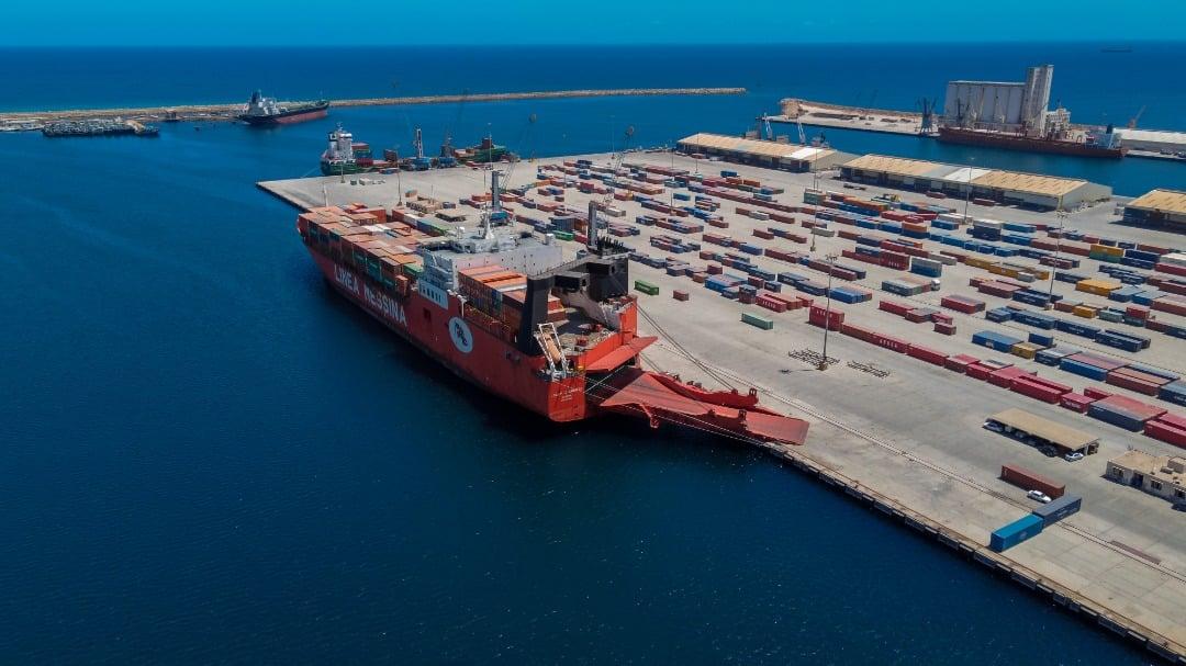 رسوّ أول ناقلة بالمنطقة الحرة في مصراتة قادمة من الصين مباشرة رسوّ أول ناقلة بالمنطقة الحرة في مصراتة قادمة من الصين مباشرة