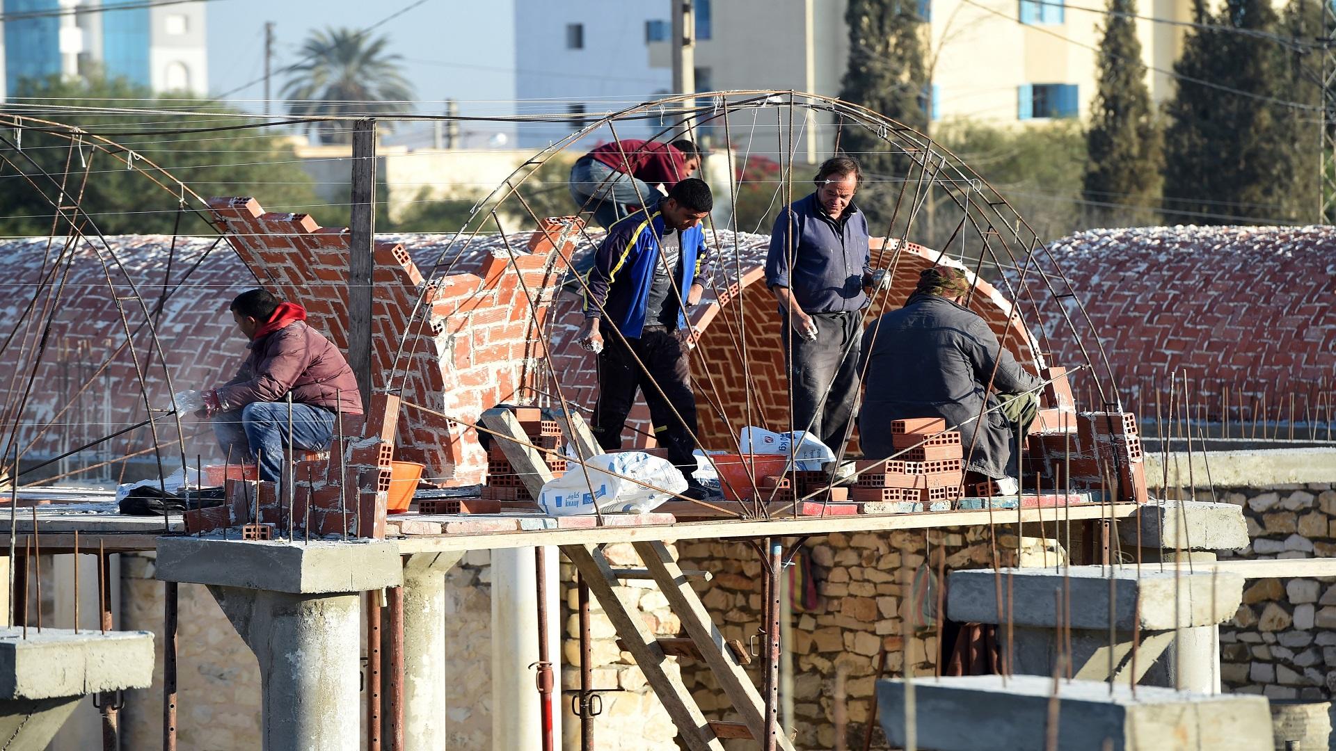 وزارة العمل.. توقيع مذكرة تفاهم لتنظيم دخول العمالة التونسية وزارة العمل.. توقيع مذكرة تفاهم لتنظيم دخول العمالة التونسية