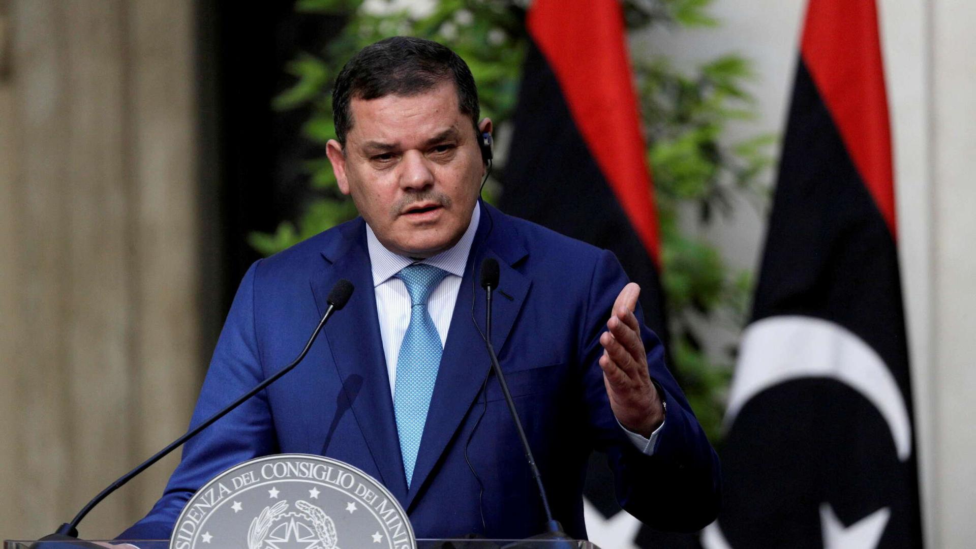 الدبيبة يعلن عودة الحياة إلى طبيعتها في طرابلس ويدعو إلى عدم الانجرار وراء الحرب الدبيبة يعلن عودة الحياة إلى طبيعتها في طرابلس ويدعو إلى عدم الانجرار وراء الحرب