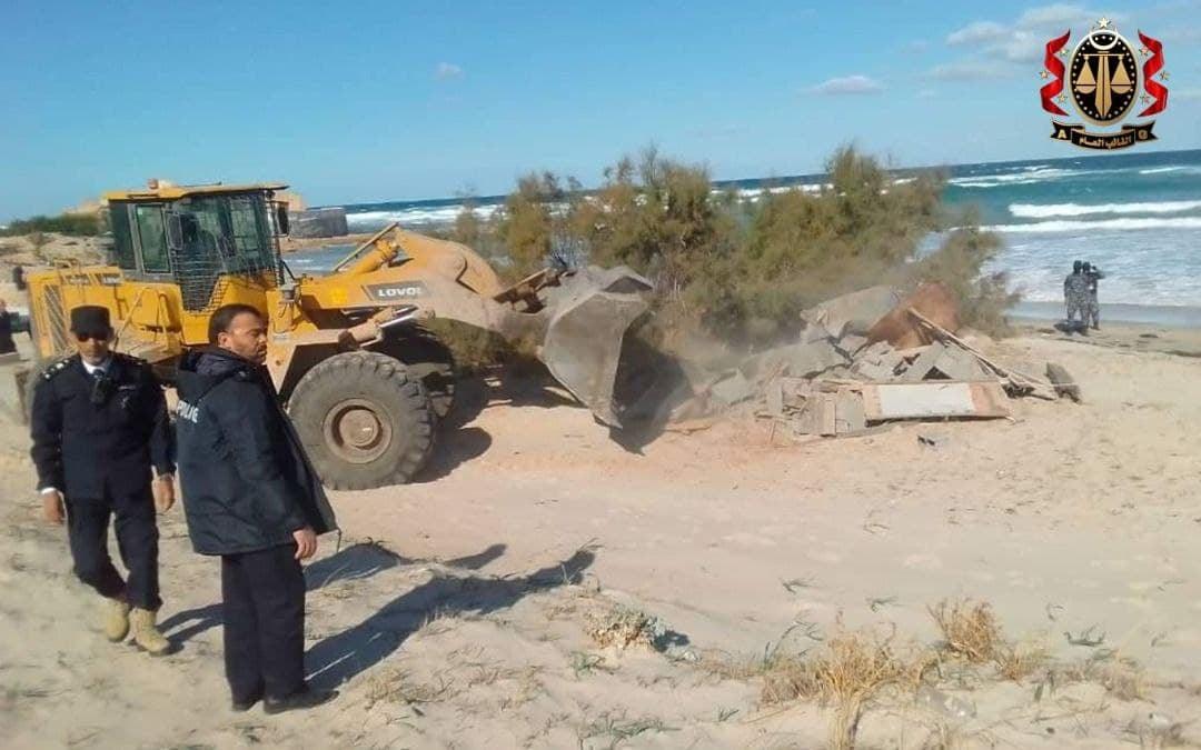 الداخلية تُخلي 39 موقعاً تعود ملكيتها للدولة في مدينة الخمس الداخلية تُخلي 39 موقعاً تعود ملكيتها للدولة في مدينة الخمس