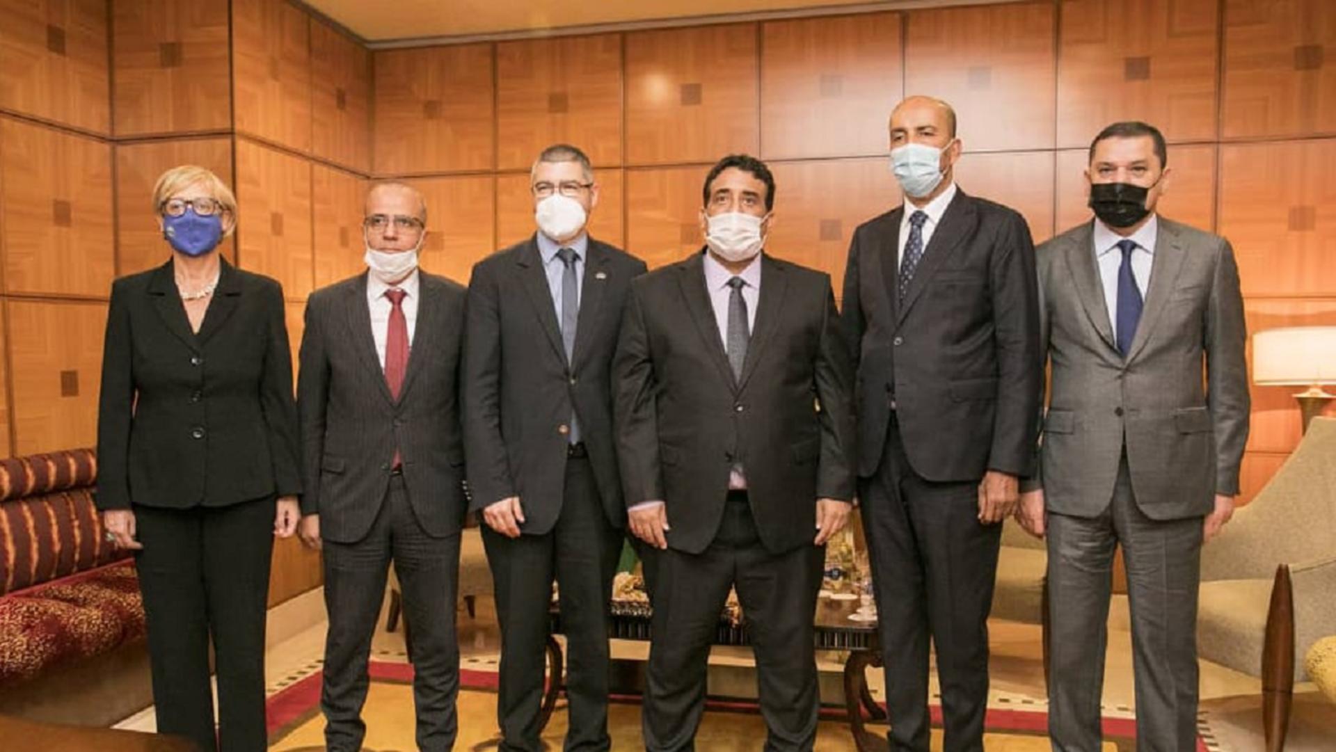 المجلس الرئاسي الليبي يعقد اجتماعا موسعا مع عدد من سفراء الدول المجلس الرئاسي الليبي يعقد اجتماعا موسعا مع عدد من سفراء الدول