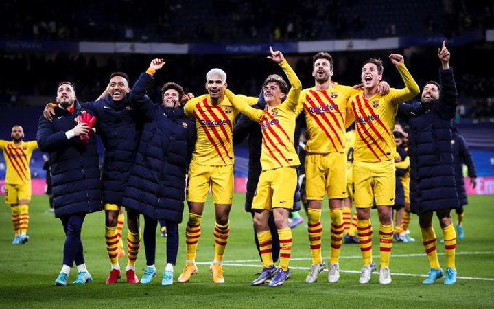 برشلونة يفوز على ريال مدريد 4-صفر في سانتياجو برنابيو برشلونة يفوز على ريال مدريد 4-صفر في سانتياجو برنابيو