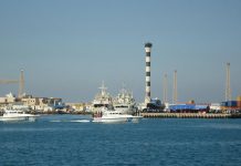 ميناء طرابلس يستقبل 130 حاوية بها بضائع وسلع متنوعة ميناء طرابلس يستقبل 130 حاوية بها بضائع وسلع متنوعة