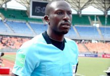 الحكم الكاميروني بليسي نجوا يدير مباراة الفرسان وغينيا الحكم الكاميروني بليسي نجوا يدير مباراة الفرسان وغينيا