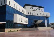 «هرج ومرج» داخل مبنى مؤسسة النفط مع وصول لجنة التسليم والتسلم «هرج ومرج» داخل مبنى مؤسسة النفط مع وصول لجنة التسليم والتسلم