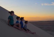 عائلة كندية تقوم برحلة حول العالم قبل أن يفقد أطفالها بصرهم عائلة كندية تقوم برحلة حول العالم قبل أن يفقد أطفالها بصرهم