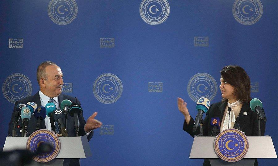 الروس من الجنوب والأتراك من الشمال: ليبيا تغرق في الاستقطابات الإقليمية الروس من الجنوب والأتراك من الشمال: ليبيا تغرق في الاستقطابات الإقليمية