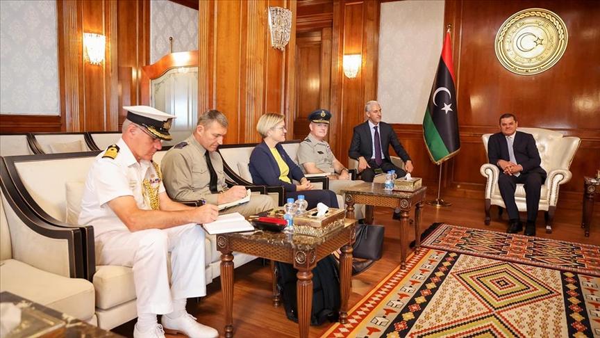 ليبيا وبريطانيا تبحثان التعاون الفني العسكري ليبيا وبريطانيا تبحثان التعاون الفني العسكري